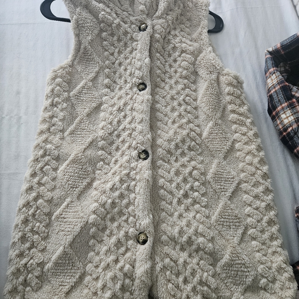 NWOT Cozy Cream Hooded Vest with Button Accents - Picture 6 of 7